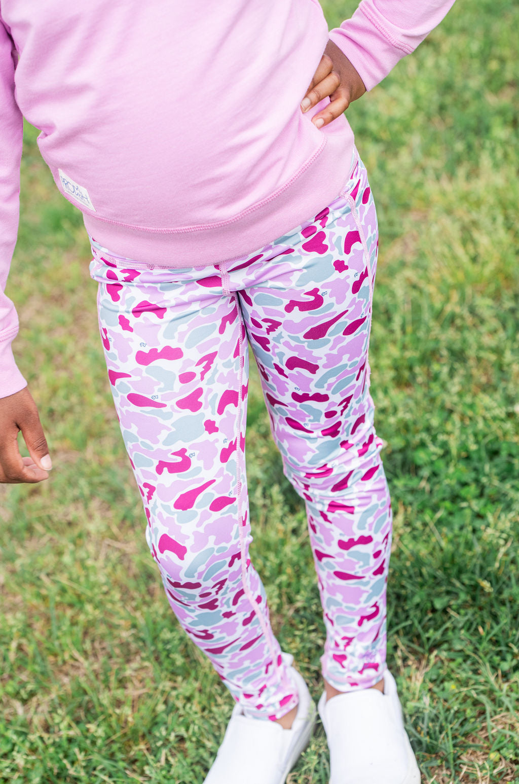 young girls pink and white camouflage leggings